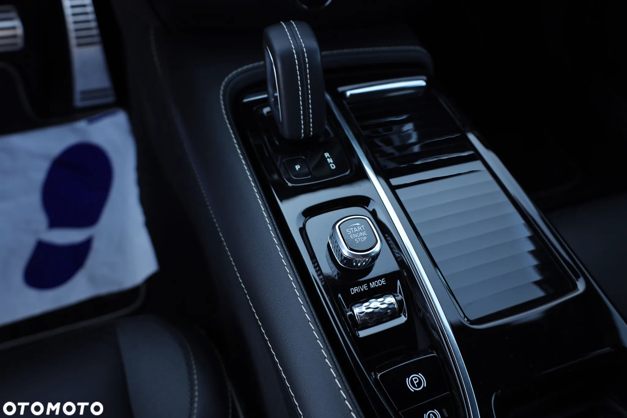 Volvo V60 T6 AWD Recharge Geartronic RDesign - 14