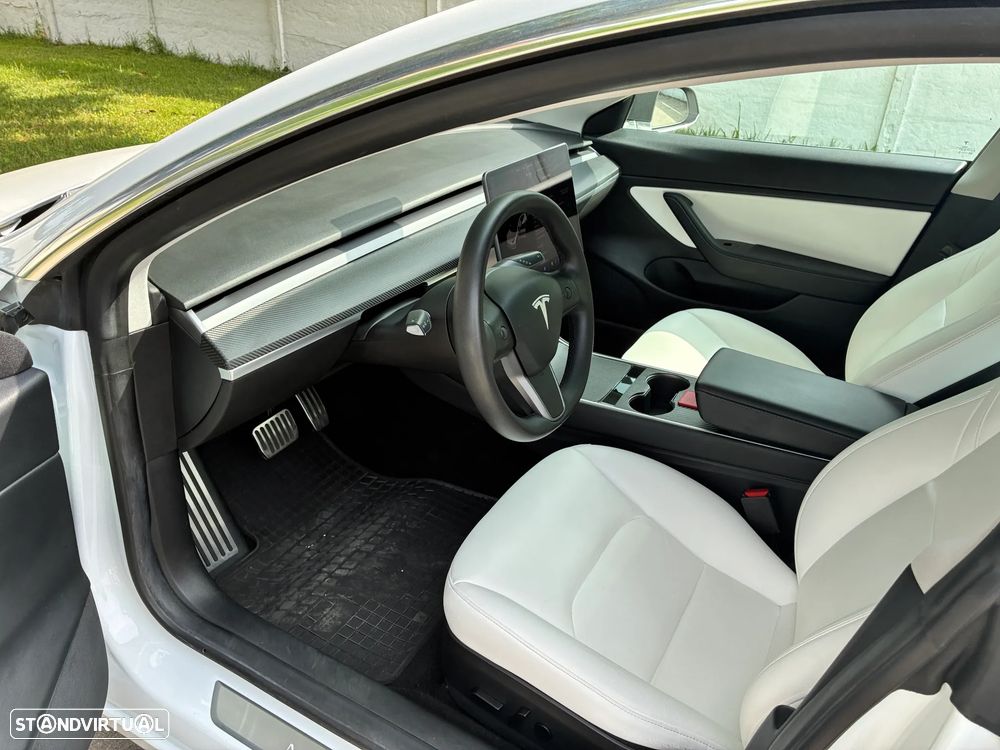 Tesla Model 3 Standard Range Plus RWD - 3