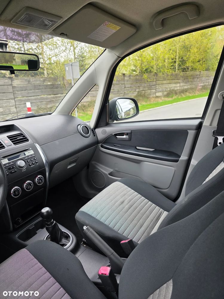 Suzuki SX4 1.6 VVT Comfort - 30