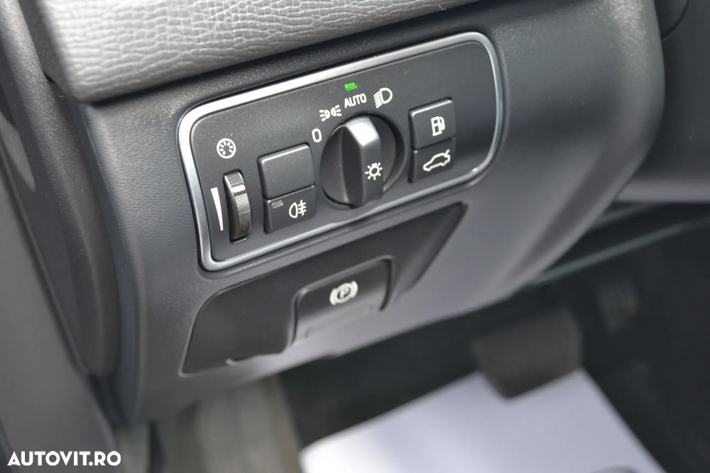 Volvo XC 60 D4 AWD Geartronic Summum - 8