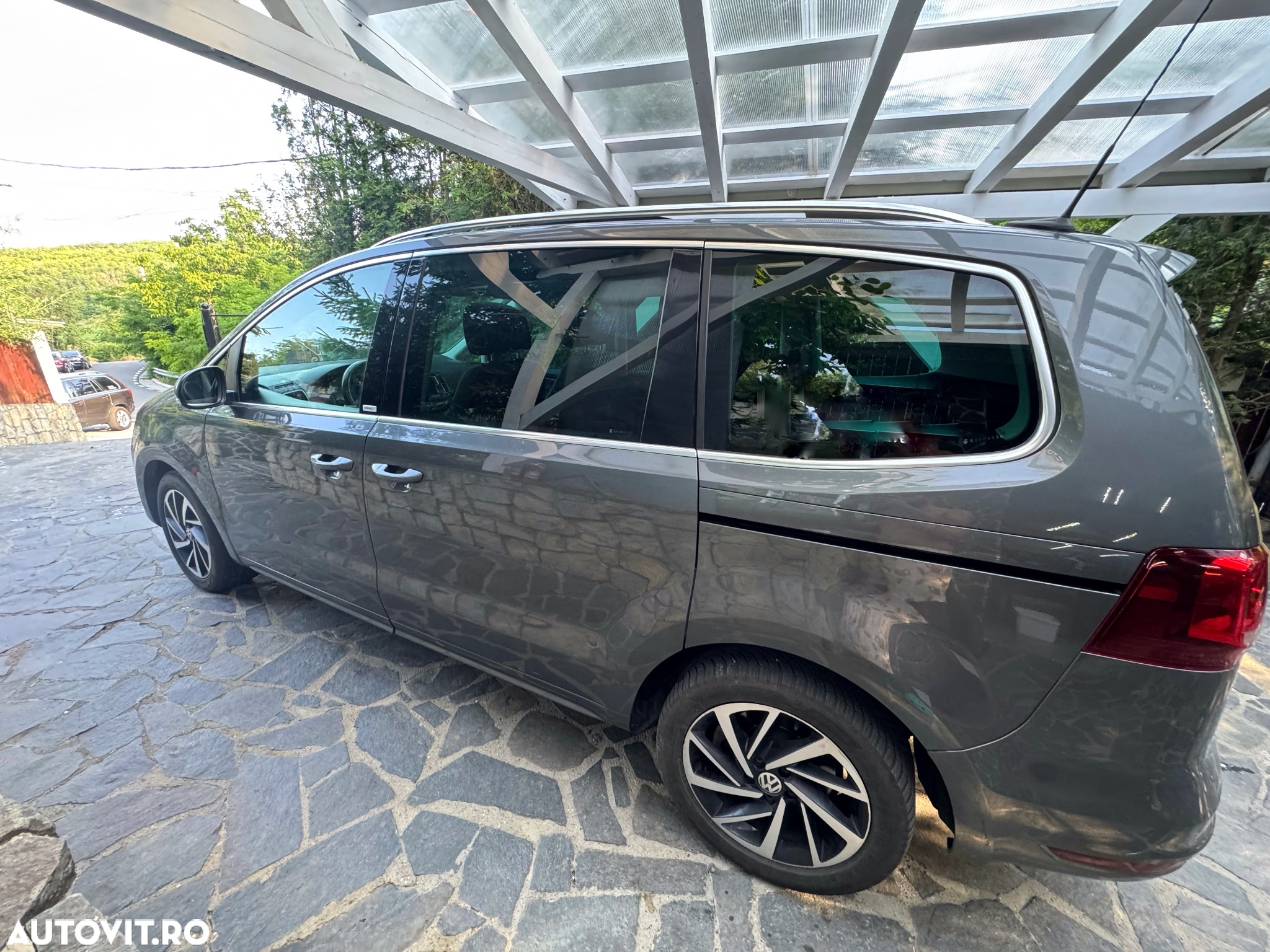 Volkswagen Sharan 2.0 TDI DSG (BlueMotion Technology) Highline - 3