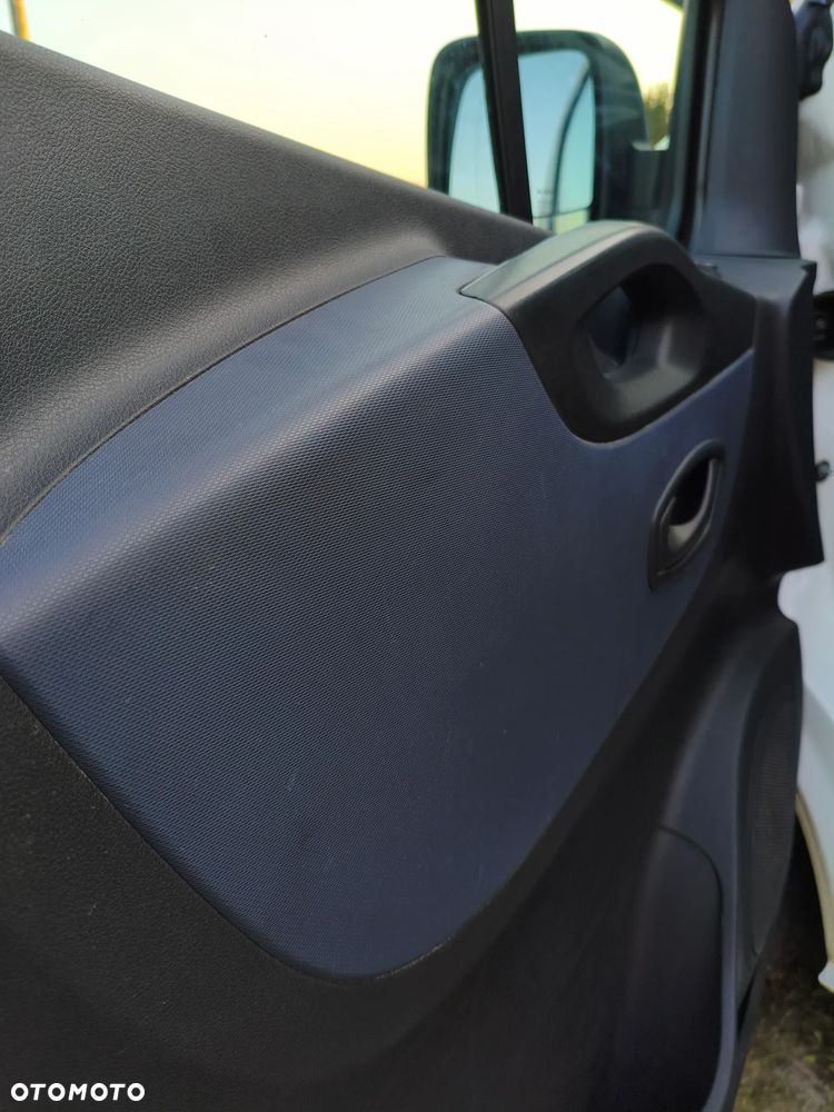Opel Vivaro - 38