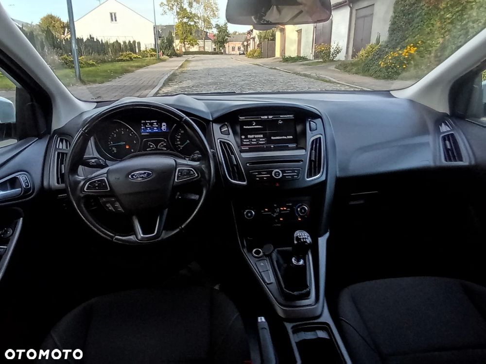 Ford Focus - 33
