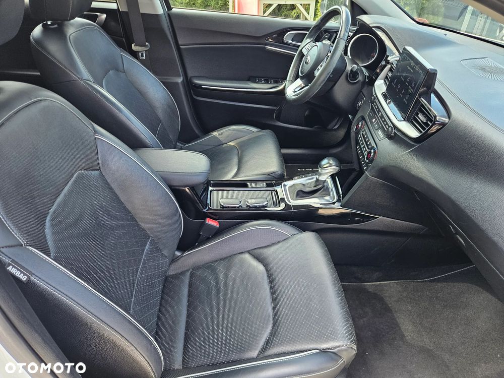 Kia Ceed 1.4 T-GDI DCT OPF Platinum Edition - 16