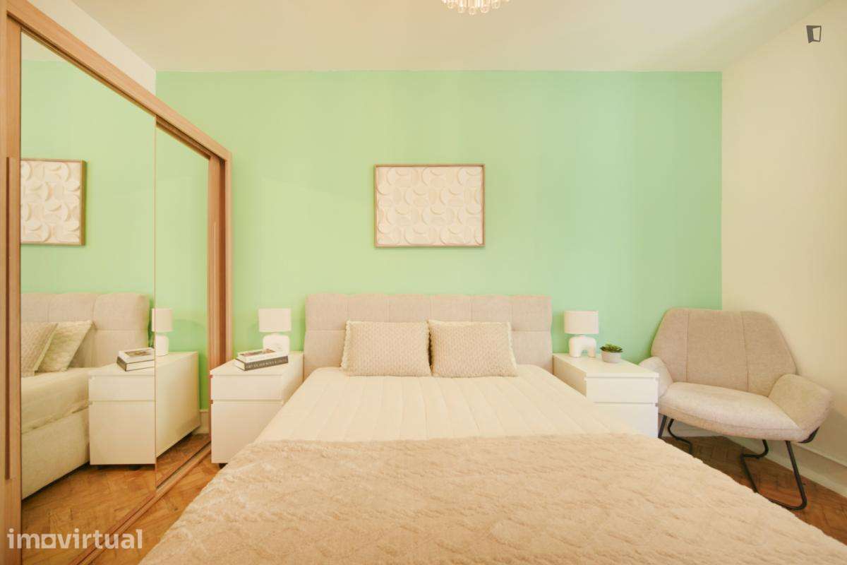 Quarto - localizado em Roma-Areeiro Lisbon - Grande imagem: 4/25