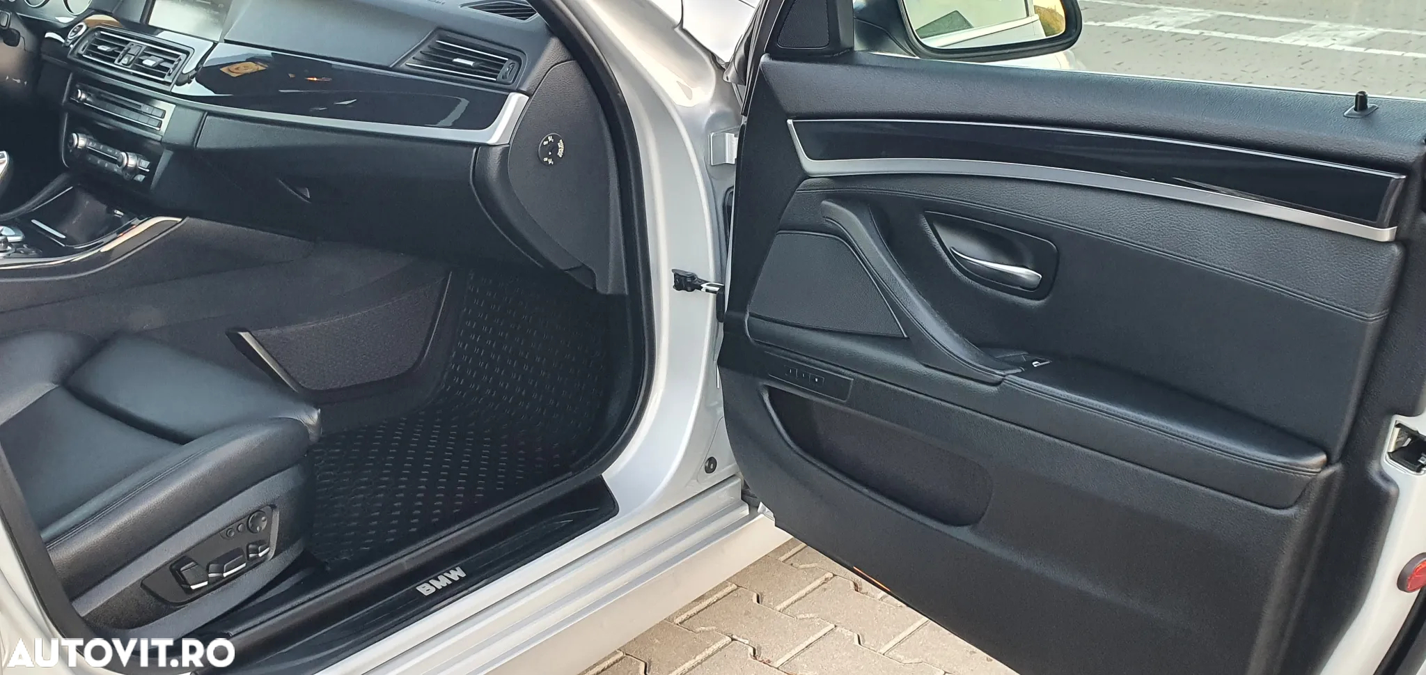 BMW Seria 5 525d Touring Sport-Aut. - 20