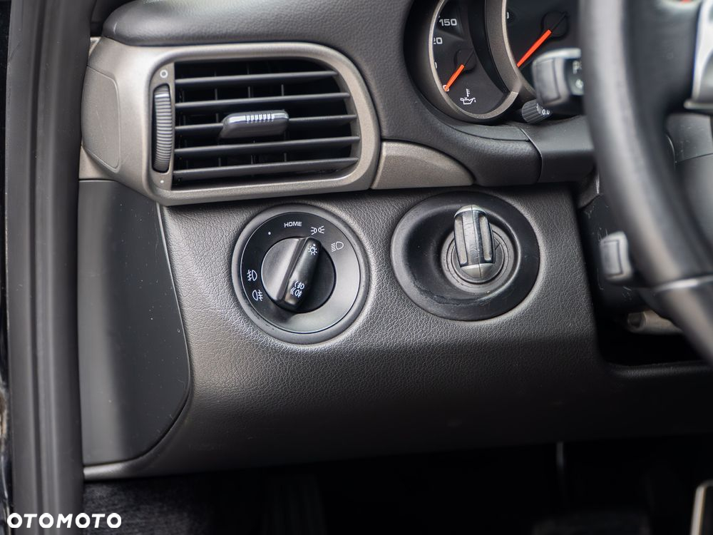 Porsche 911 Carrera Tiptronic S - 19