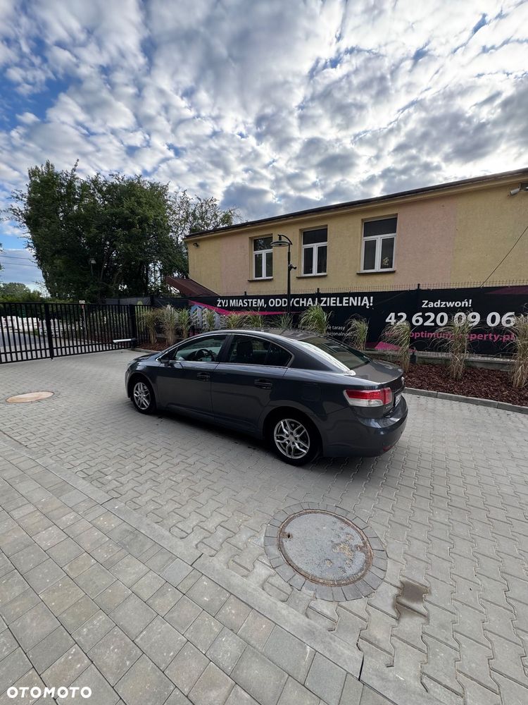 Toyota Avensis - 6