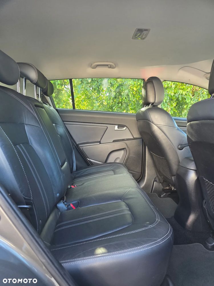 Kia Sportage 2.0 CVVT 2WD Attract - 27