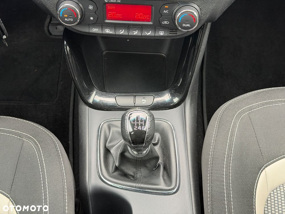 Kia Ceed 1.6 GDI ISG Dream-Team Edition - 24