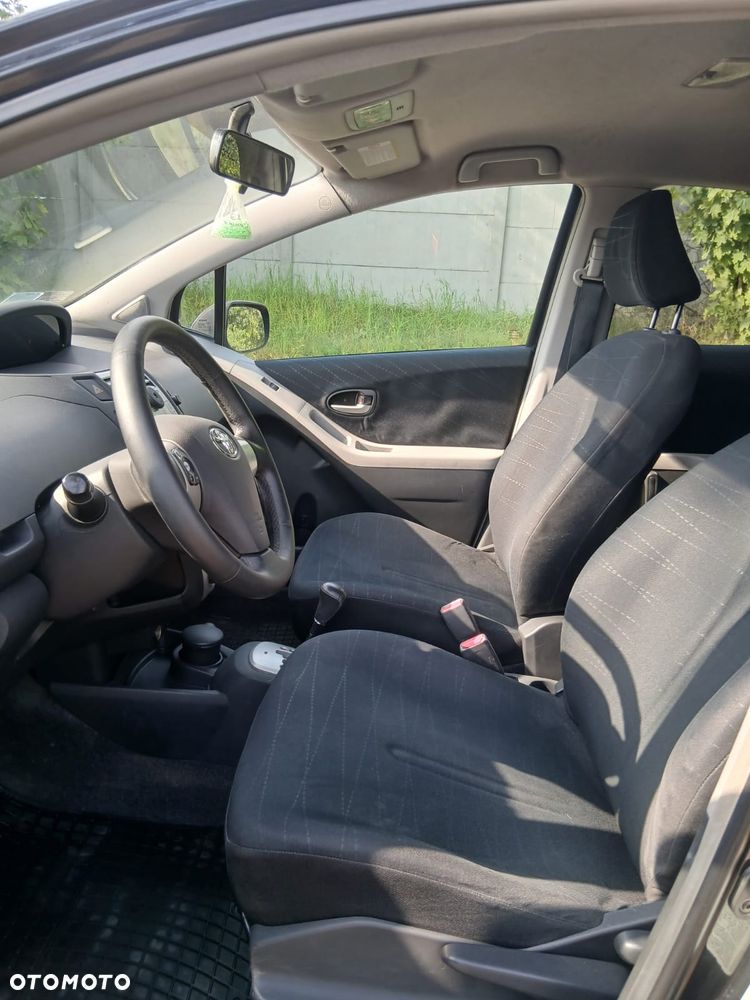 Toyota Yaris 1.3 Luna - 12