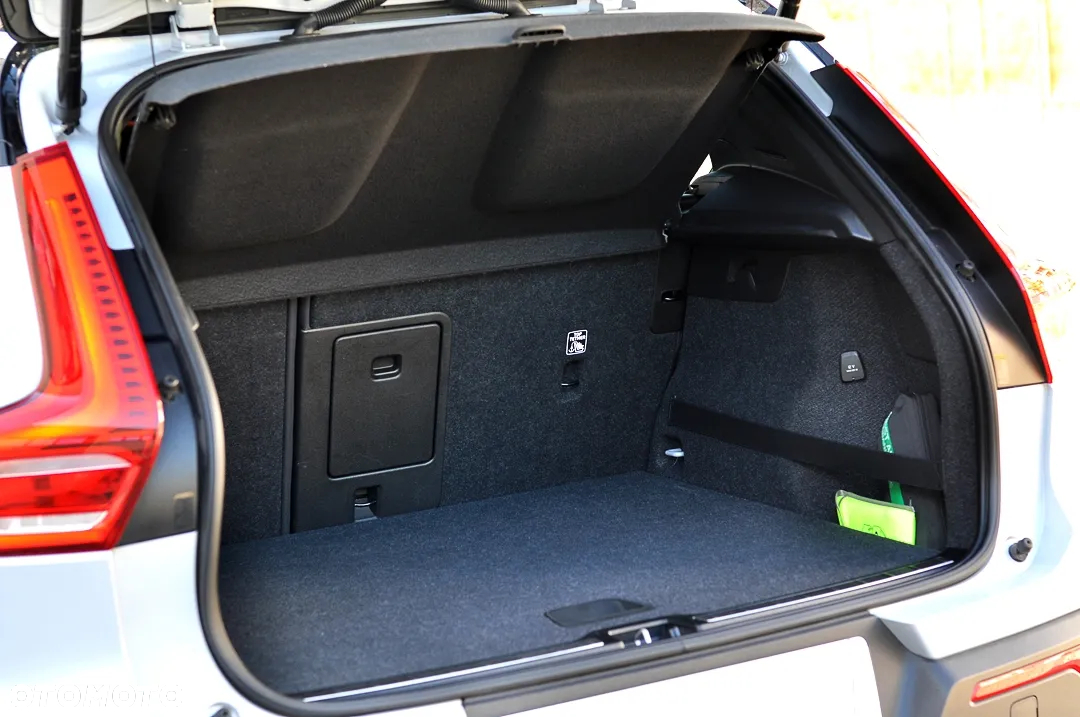 Volvo XC 40 T3 R-Design - 15