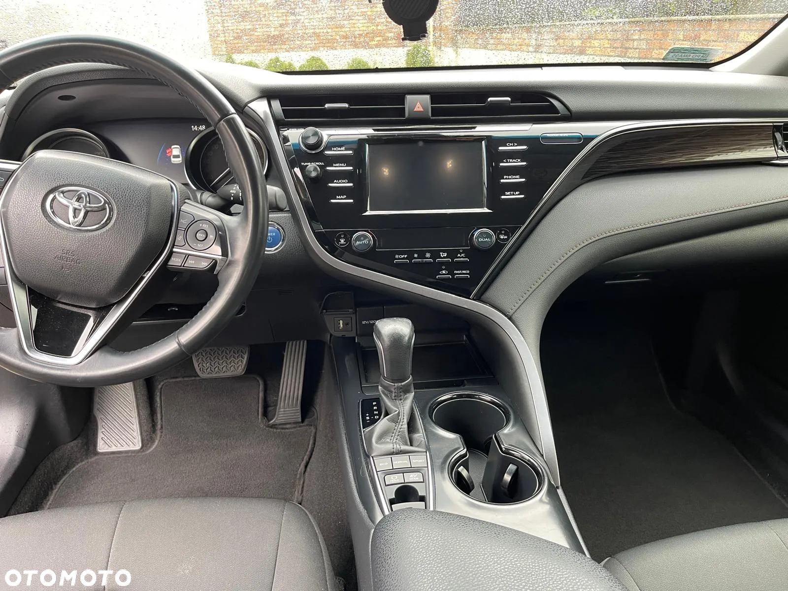 Toyota Camry 2.5 Hybrid Comfort CVT - 10