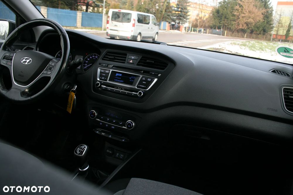 Hyundai i20 1.4 Comfort - 10