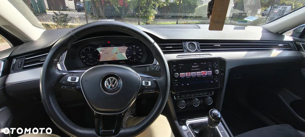 Volkswagen Passat - 9