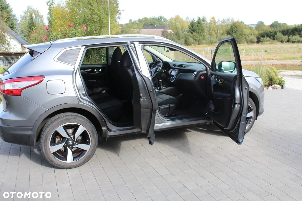 Nissan Qashqai 1.6 DCi Tekna EU6 - 16