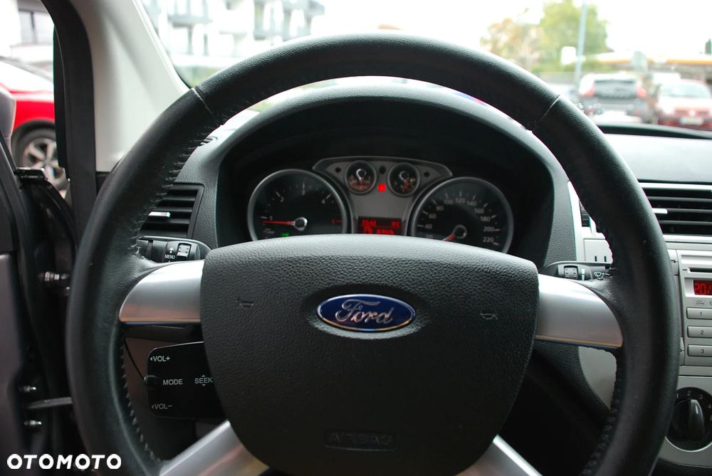 Ford Kuga - 22