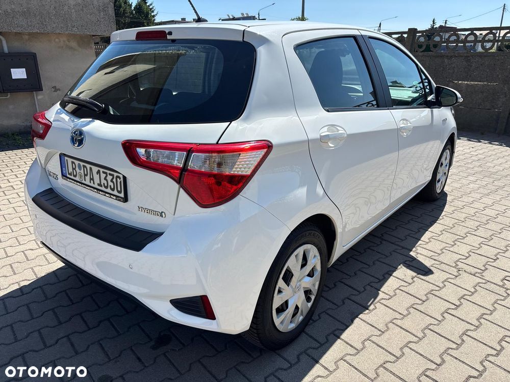 Toyota Yaris Hybrid 100 Premium - 5