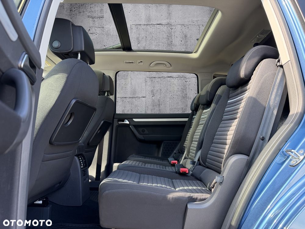 Volkswagen Touran 2.0 TDI DPF BlueMotion Technology Cup - 14