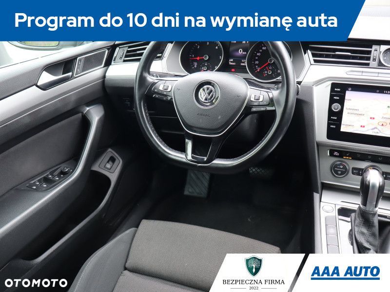 Volkswagen Passat - 8