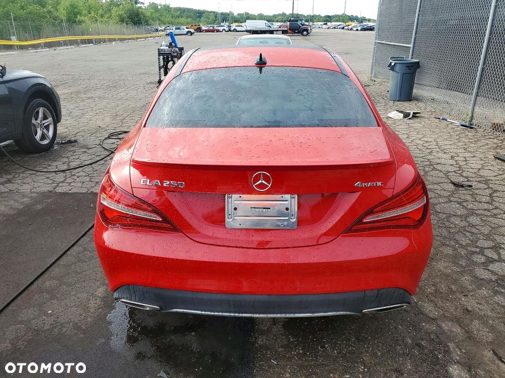 Mercedes-Benz CLA 250 4Matic 7G-DCT - 6