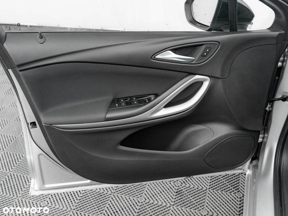 Opel Astra 1.2 T Edition S&S - 11