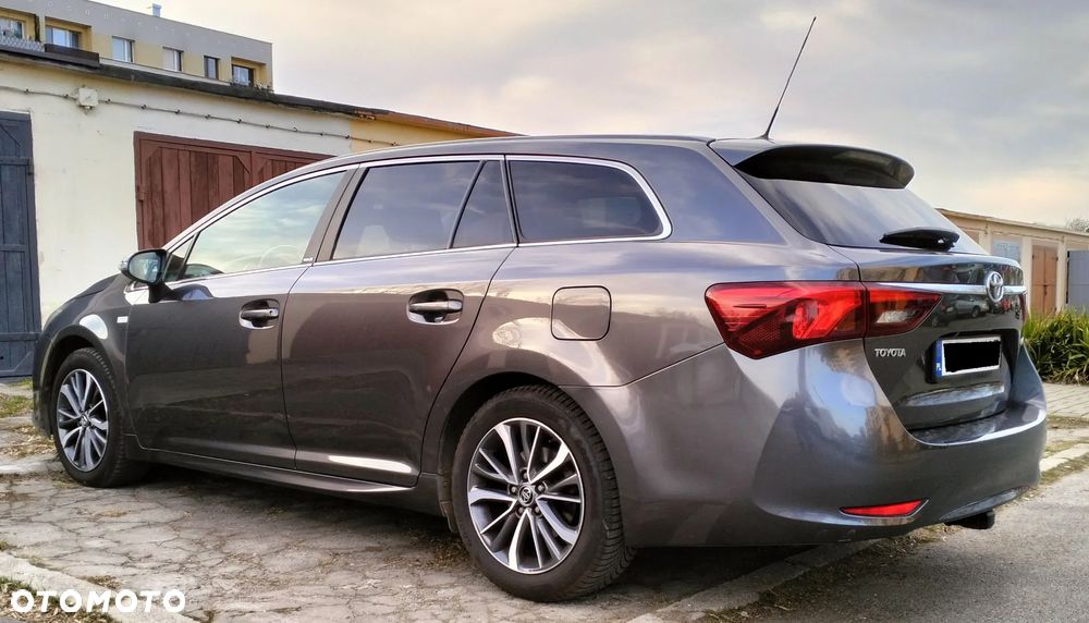 Toyota Avensis 2.0 D-4D Selection - 3