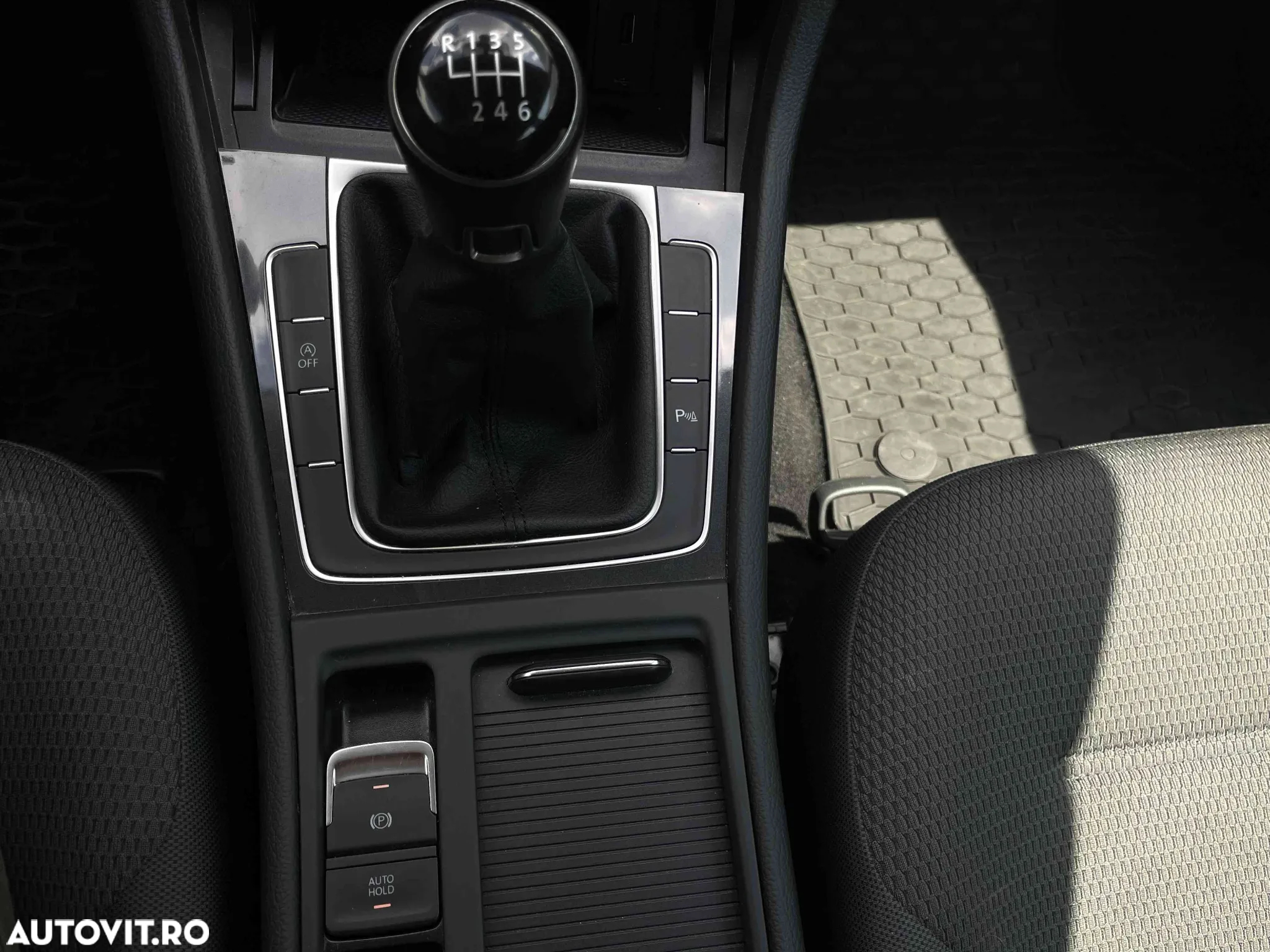 Volkswagen Golf - 12