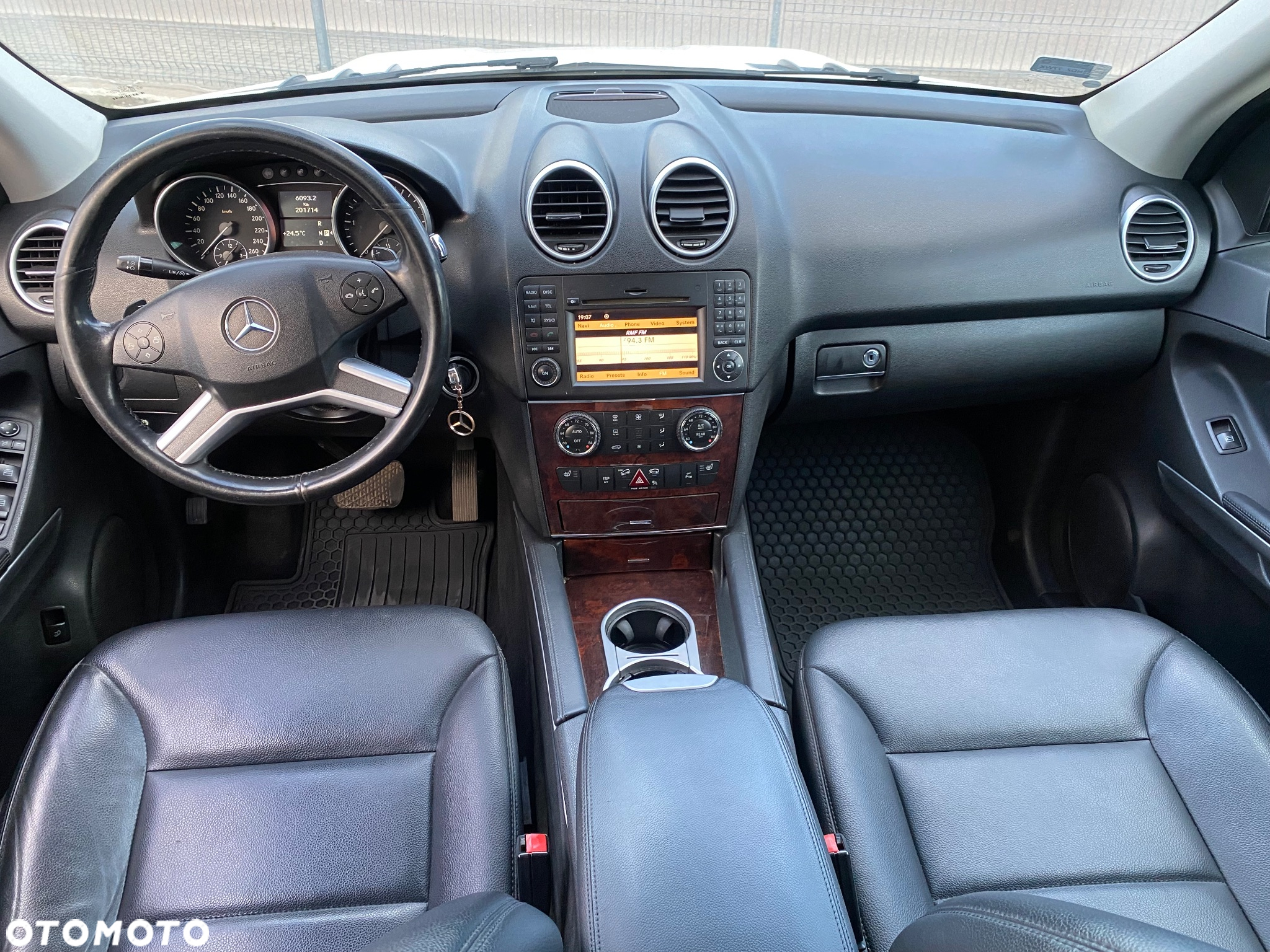 Mercedes-Benz ML 350 BlueTec 4-Matic - 6