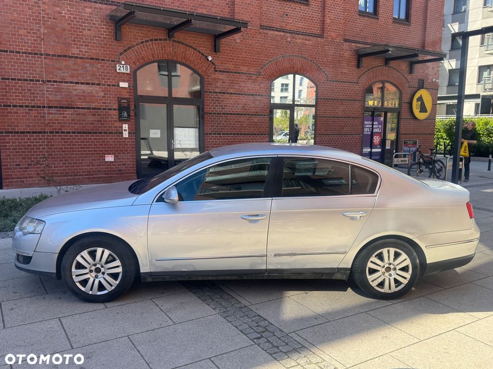 Volkswagen Passat - 2