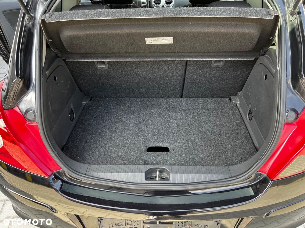 Opel Corsa 1.4 16V Satellite - 19