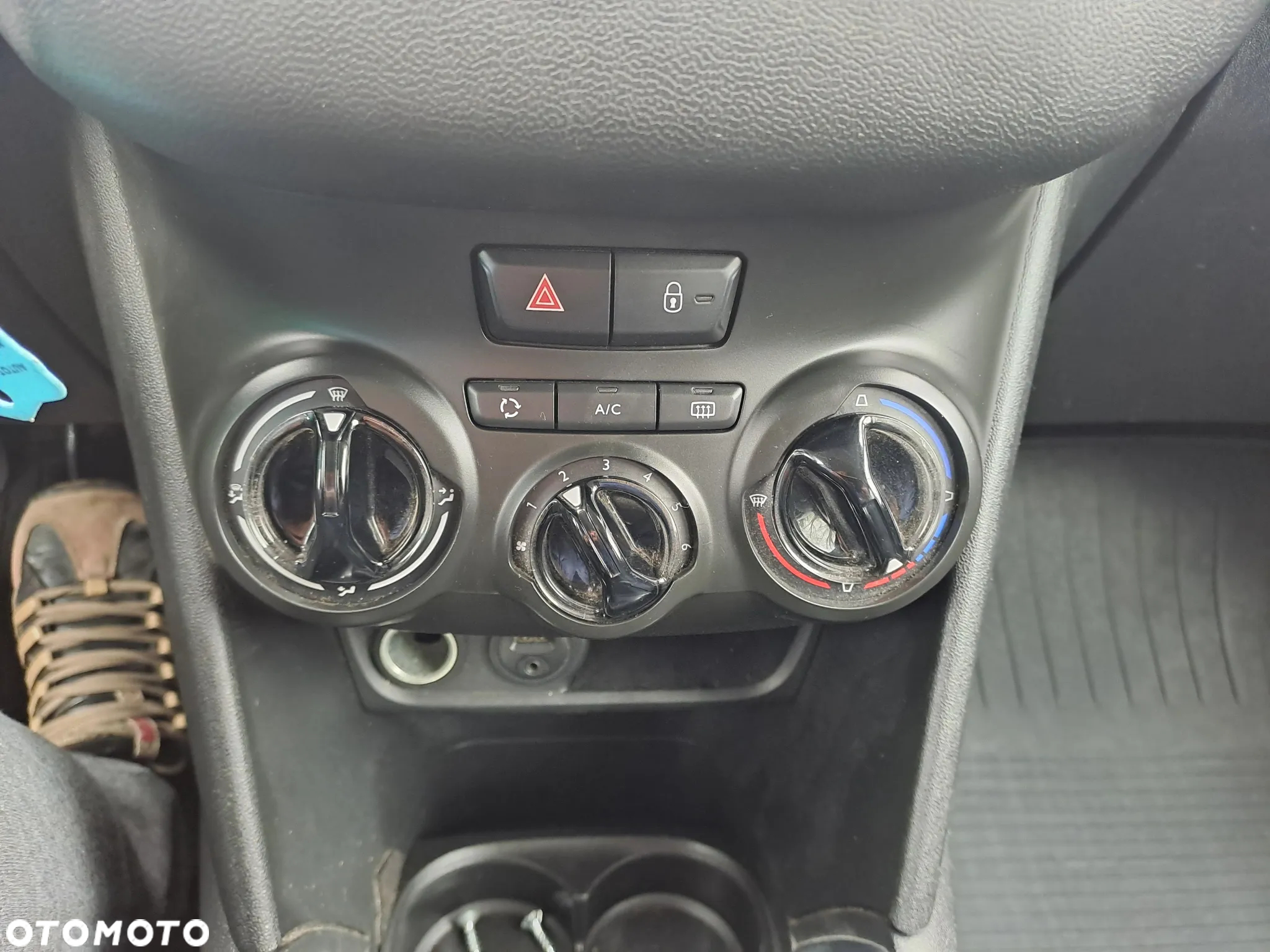 Peugeot 208 1.2 VTi Style - 20