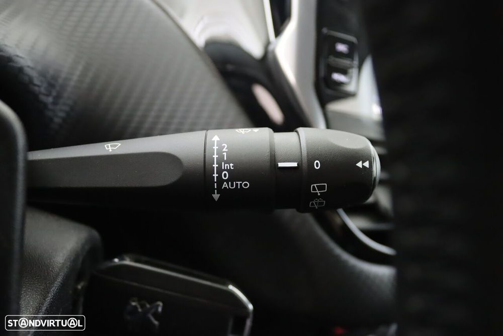 Peugeot 208 1.2 PureTech Style - 15