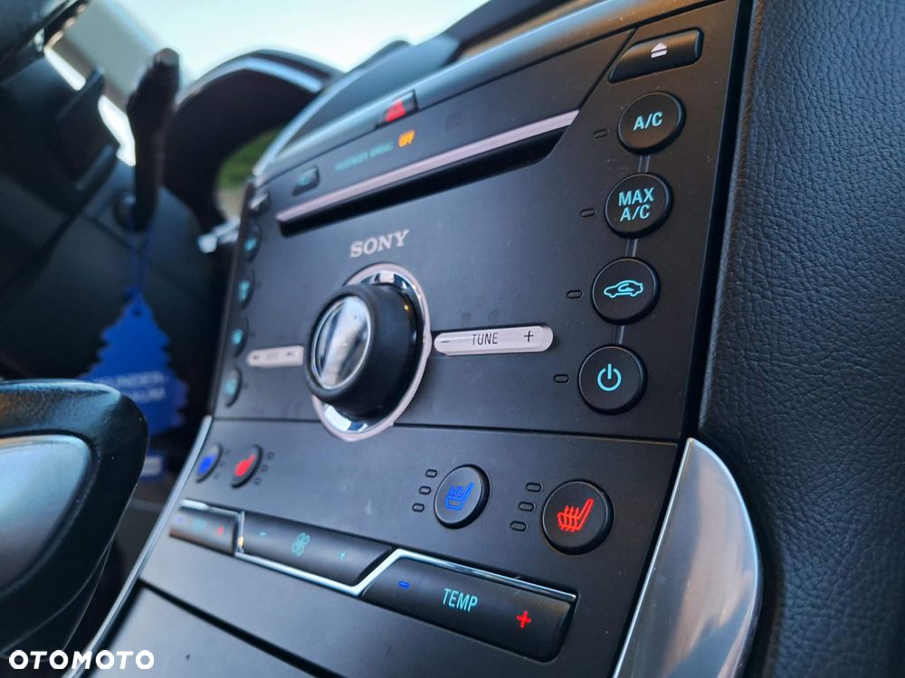 Ford Edge - 11