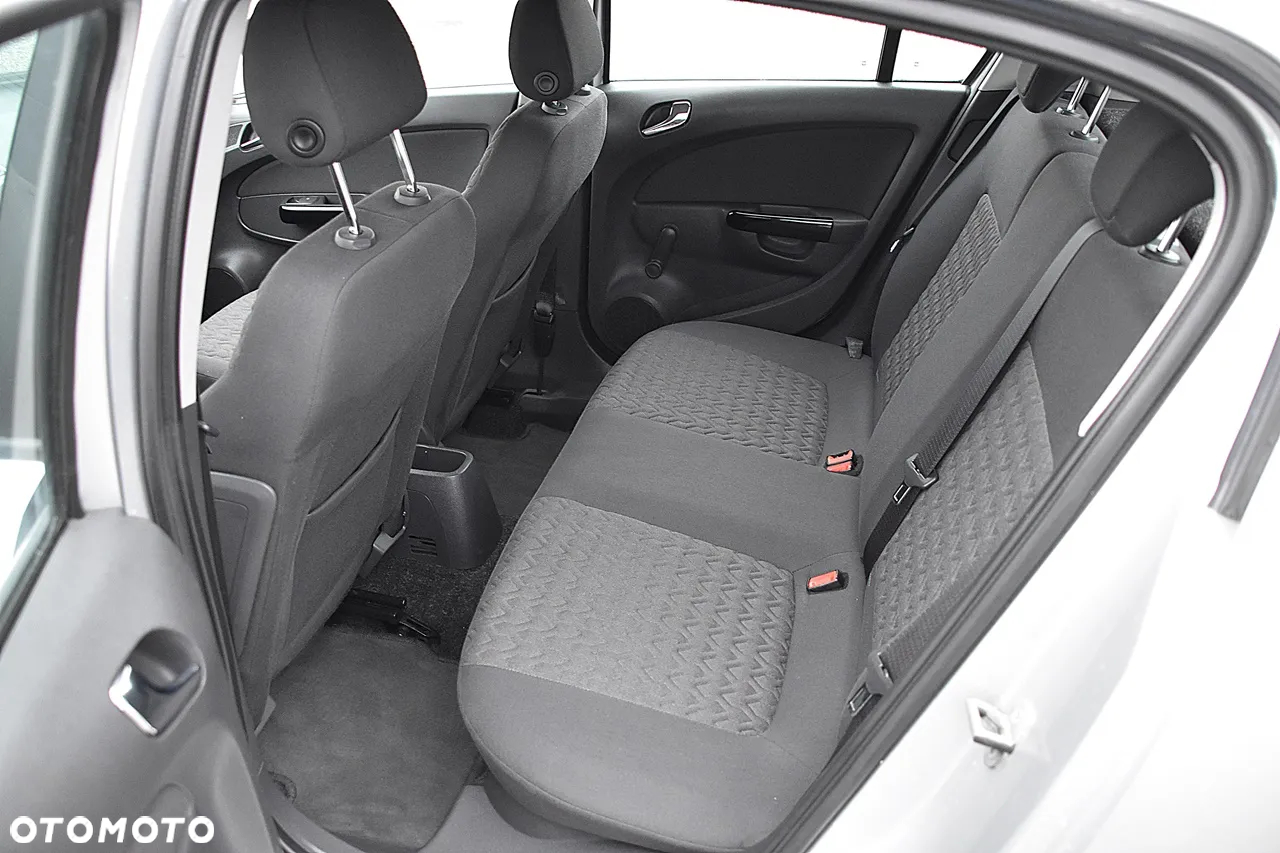 Opel Corsa 1.2 16V Cosmo - 7