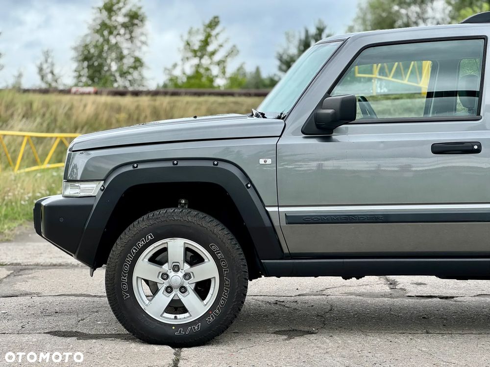 Jeep Commander 3.0 CRD Laredo - 21