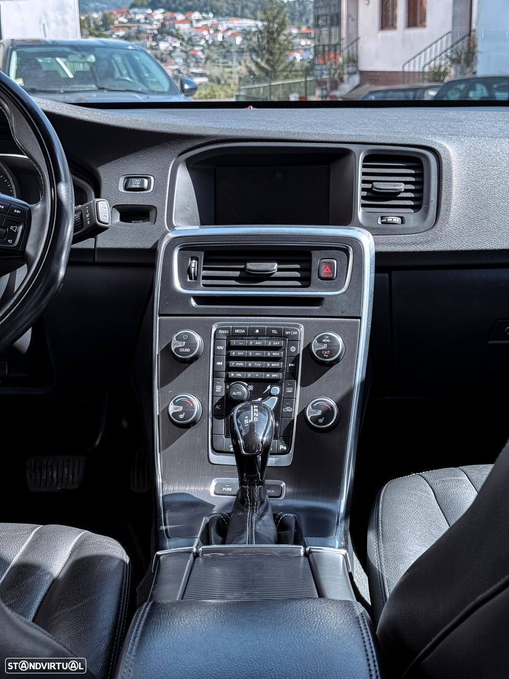 Volvo V60 2.4 D6 Momentum AWD Phev - 9