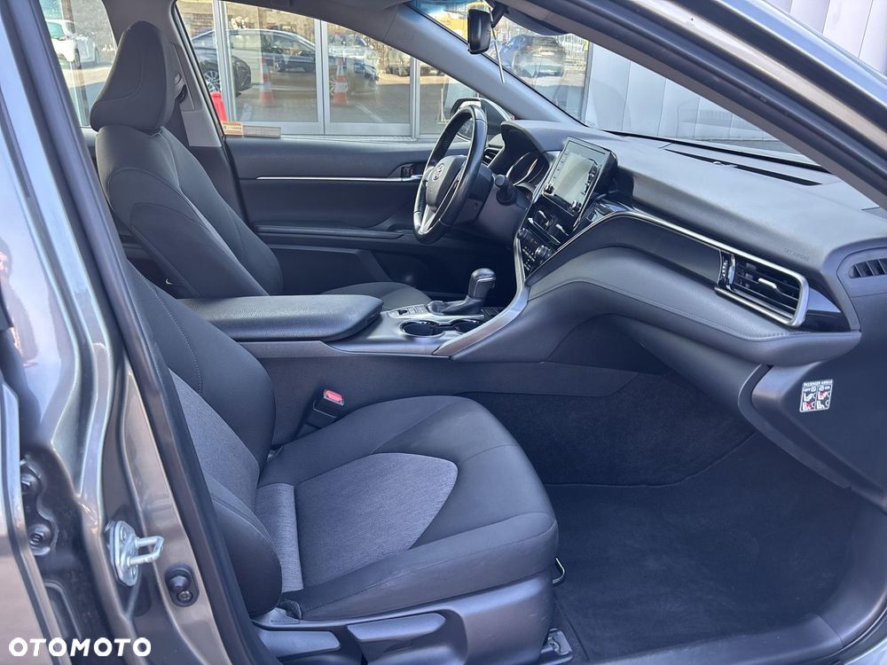 Toyota Camry 2.5 Hybrid Comfort CVT - 10