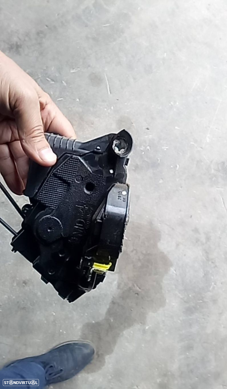 Fecho Porta  Fte Esq Toyota Yaris (_P9_) - 3