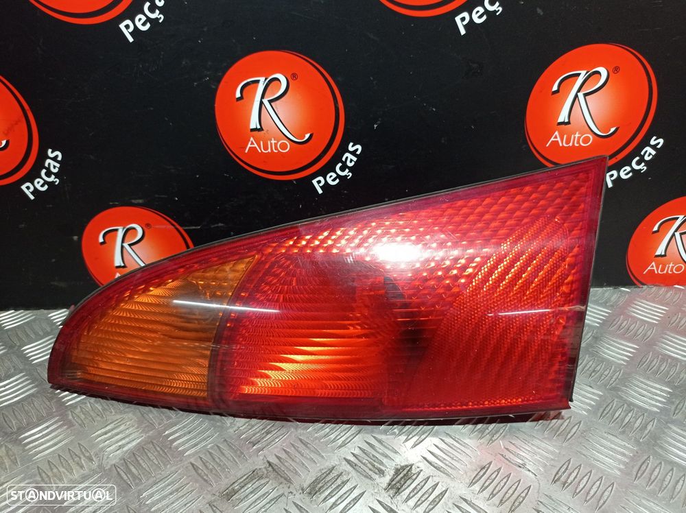 Farolim Stop Esq Ford Focus (Daw, Dbw)