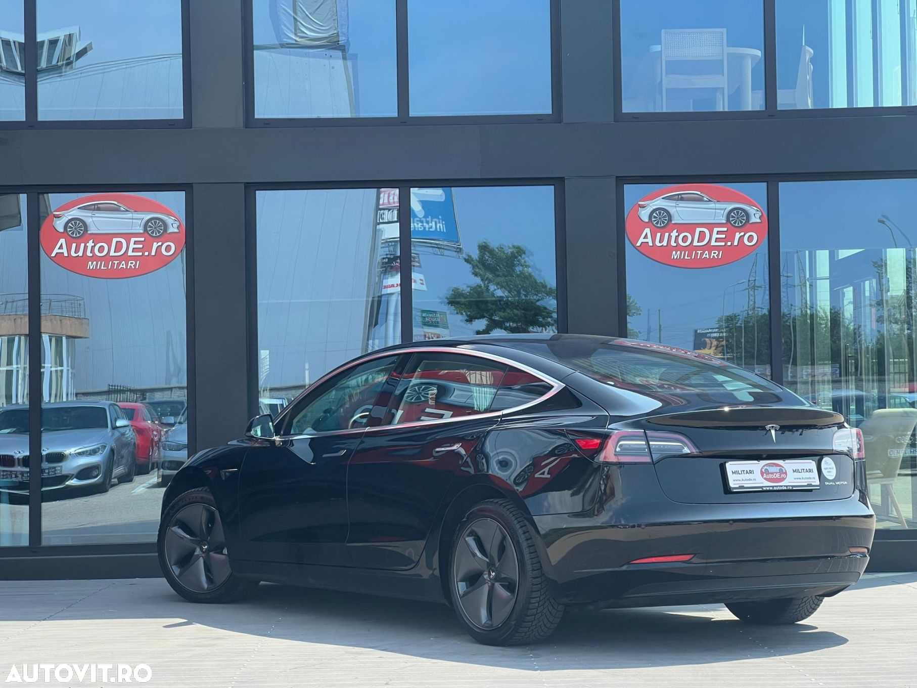 Tesla Model 3 - 4