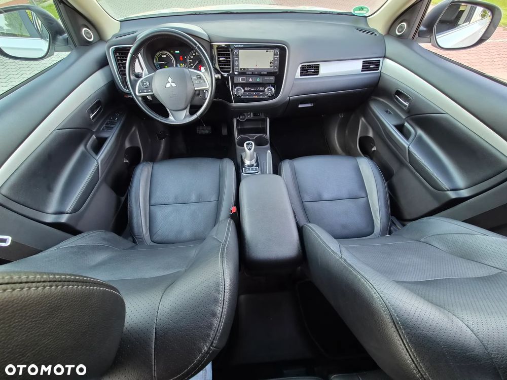 Mitsubishi Outlander 2.0 4WD Top - 6