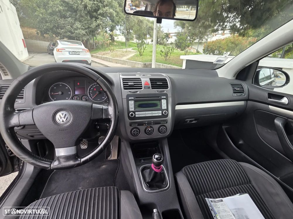 VW Golf 1.9 TDi DPF Comfortline - 9