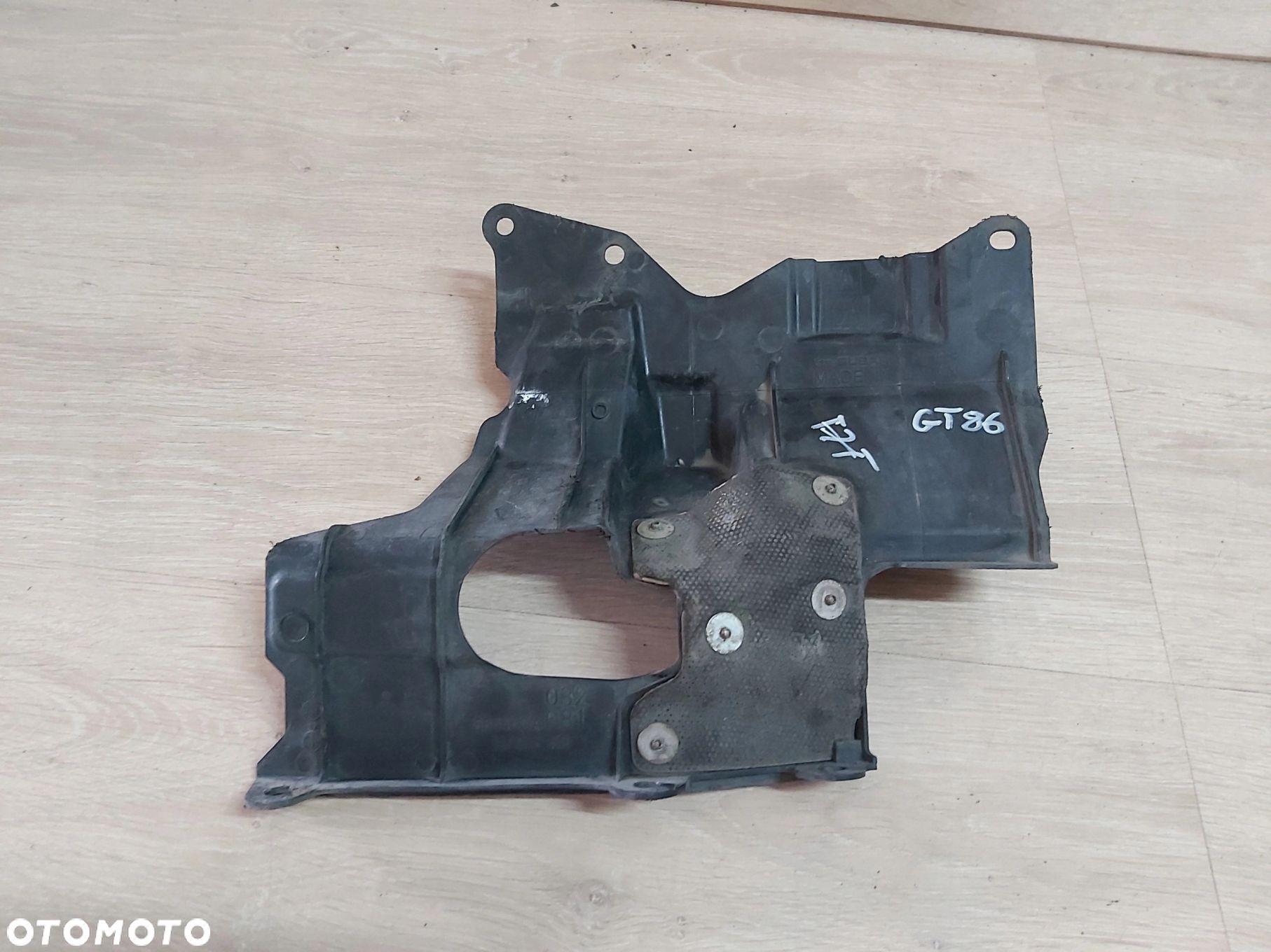 TOYOTA GT86 Subaru BRZ Lift osłona silnika dolna prawa 56440CA031 - 1