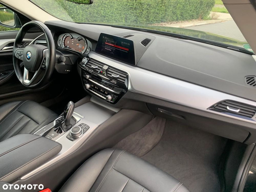 BMW Seria 5 520d Touring - 13