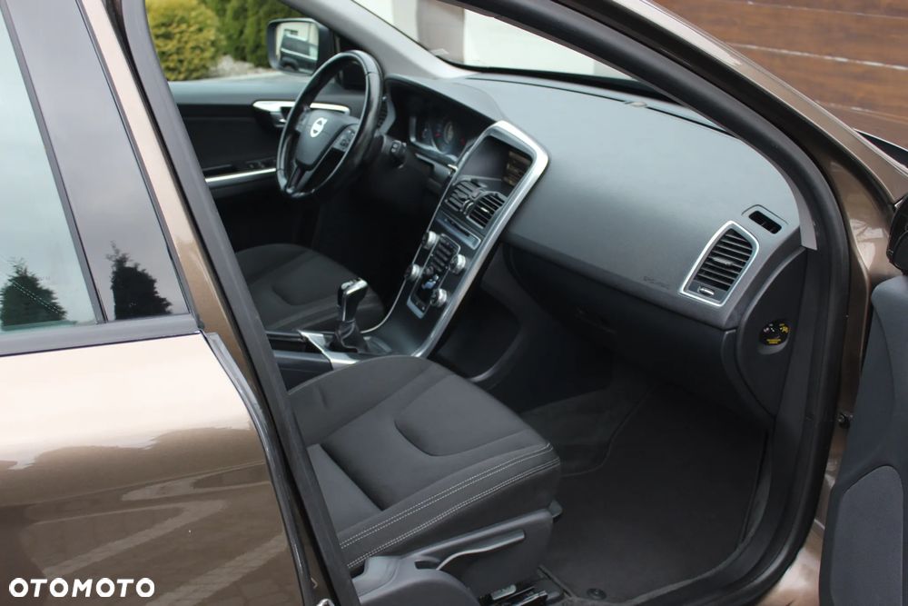 Volvo XC 60 D4 Kinetic - 11