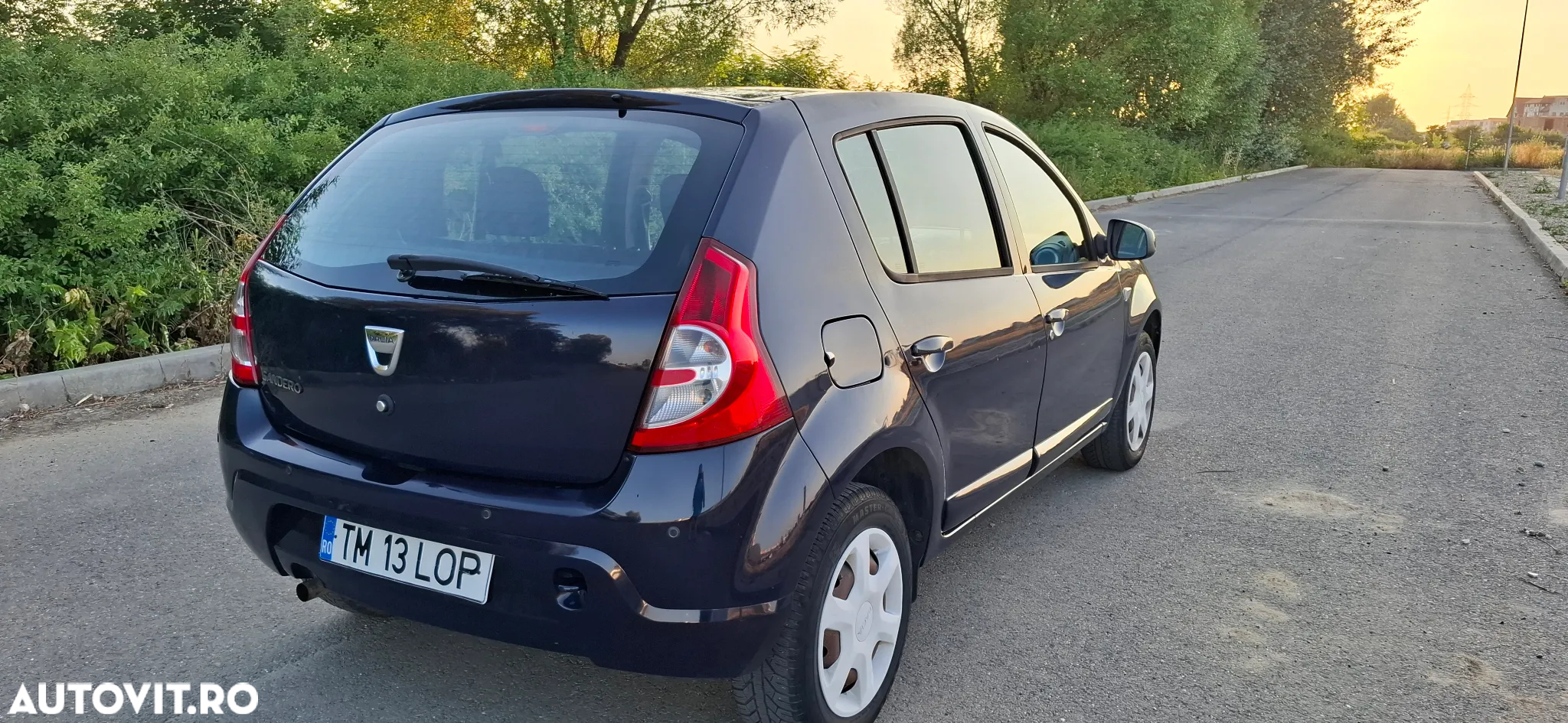 Dacia Sandero 1.6 MPI Laureate - 3
