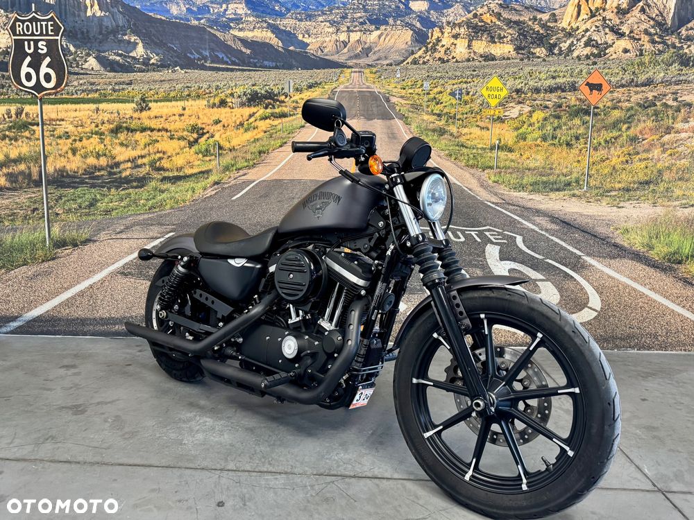 Harley-Davidson Sportster Iron 883 - 2