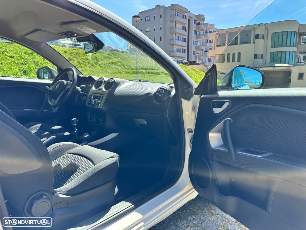 Alfa Romeo MiTo 1.3 JTD Distinctive - 26