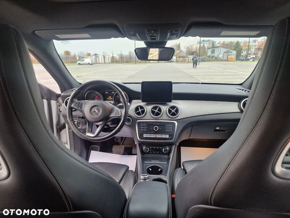 Mercedes-Benz CLA 250 4-Matic AMG Line - 6